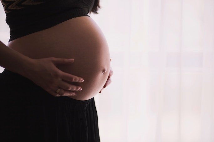 9 donne possono partorire un bambino in un mese?